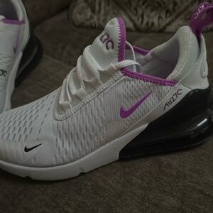 Nike Air 270 sz 7y or 8.5 women’s